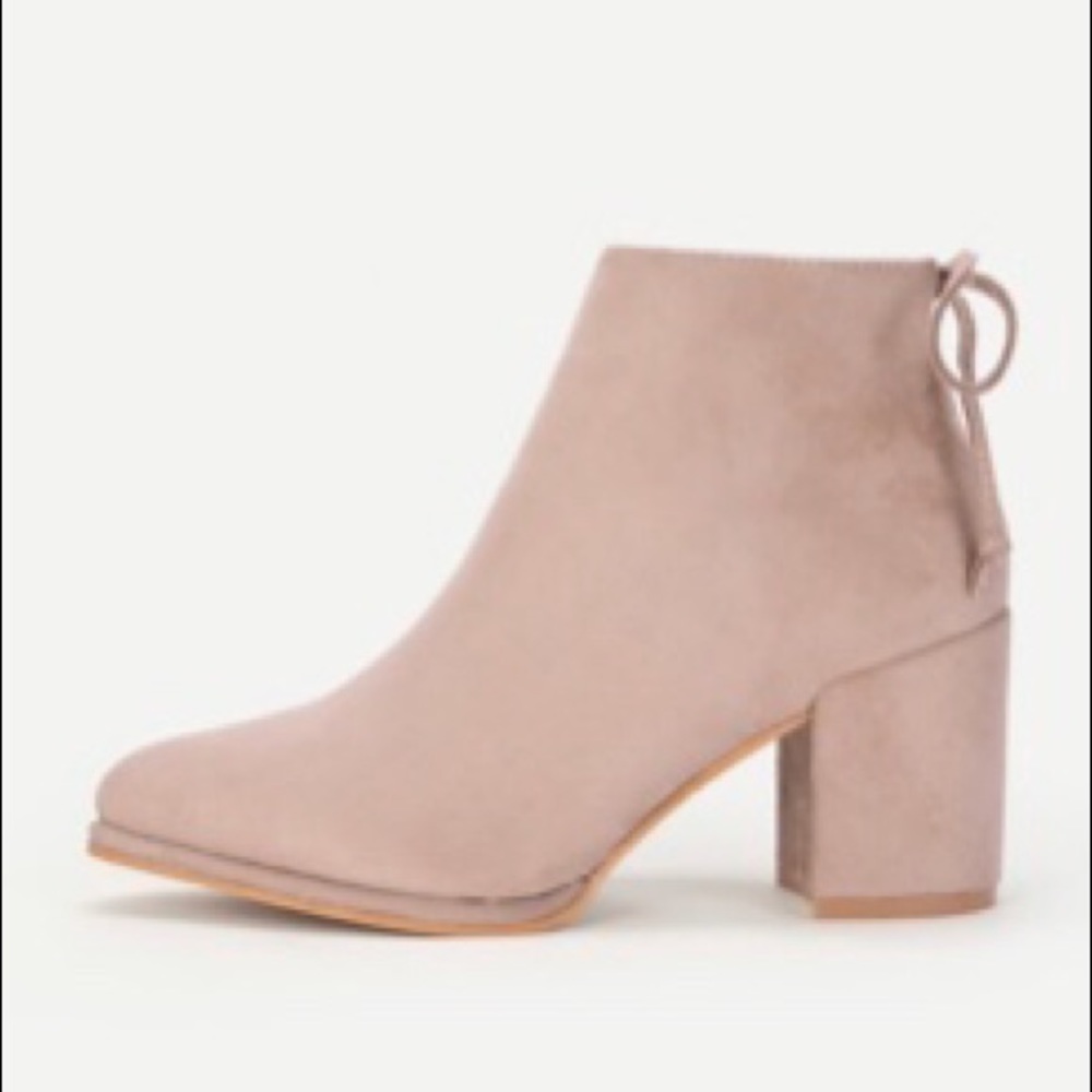 Lace up back Block heel Booties 3in US 8 or 8.5